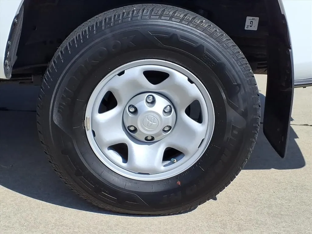 2023 Toyota Tacoma SR5 Double Cab 4x4 photo 2