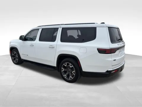 More photos of 2024 Jeep Wagoneer L Series III at Gregg Young Chevrolet of Norwalk, IA