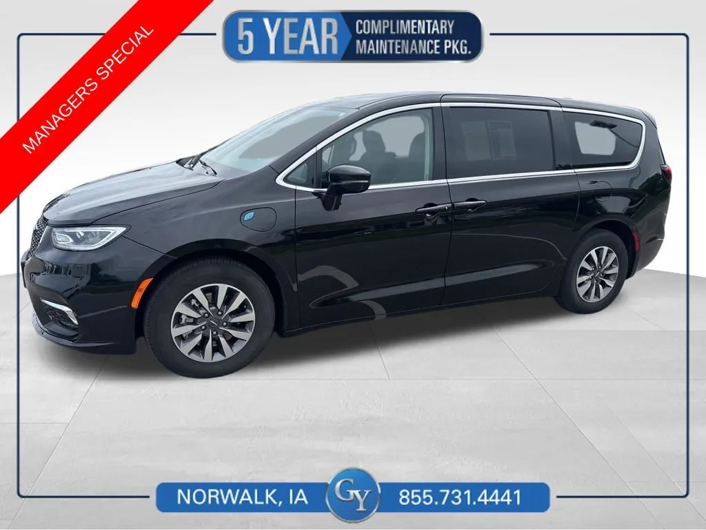 2024 Chrysler Pacifica Hybrid Select for sale in Norwalk, IA