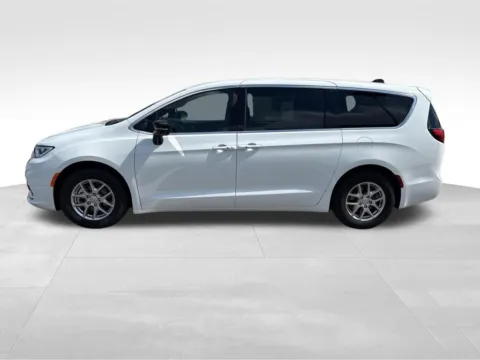 Another view of 2025 Chrysler Pacifica Select for sale in Norwalk, IA at Gregg Young Chevrolet of Norwalk