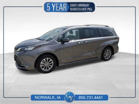 Gray 2021 Toyota Sienna XLE for sale in Norwalk, IA
