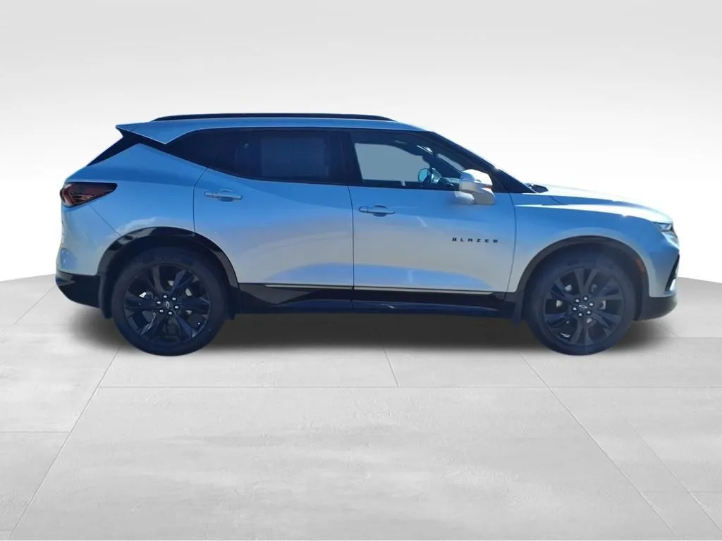 2019 Chevrolet Blazer RS photo 3