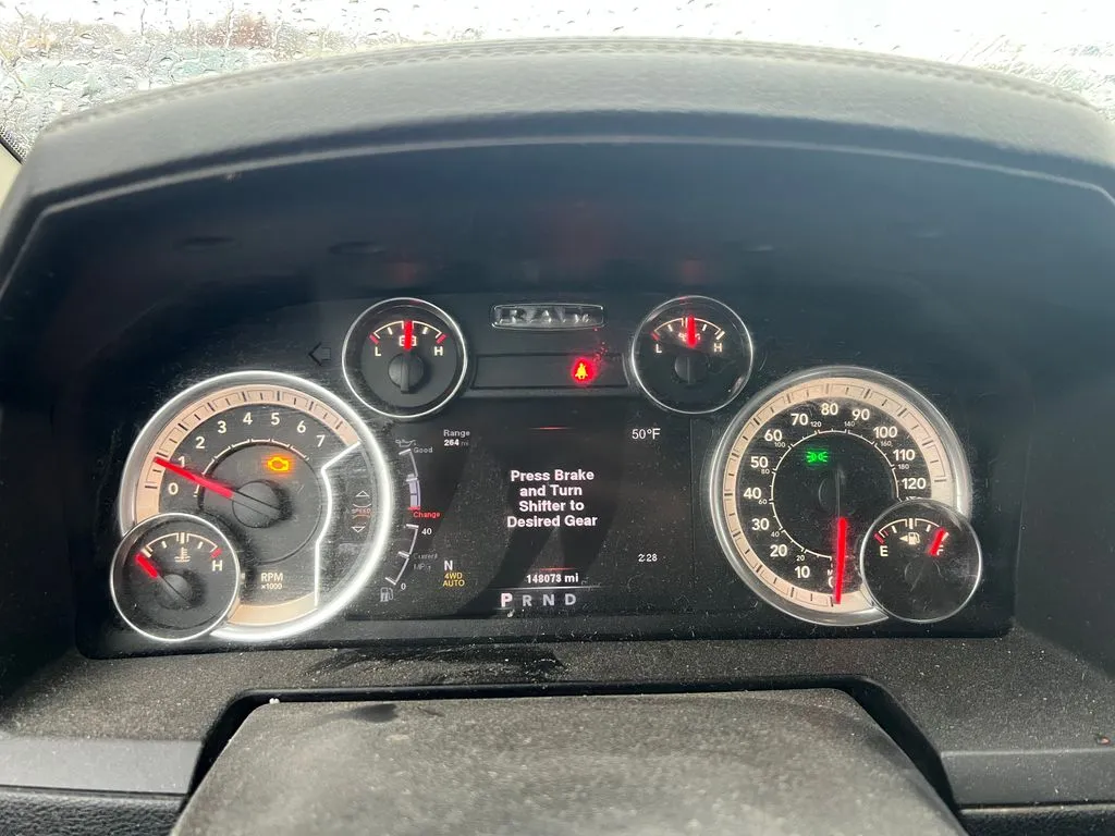 2013 Ram 1500 Laramie photo 4