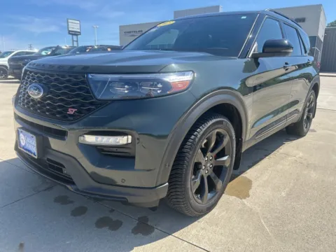 Green 2023 Ford Explorer ST for sale in Marshalltown, IA