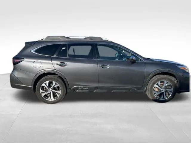 2020 Subaru Outback Touring XT photo 3