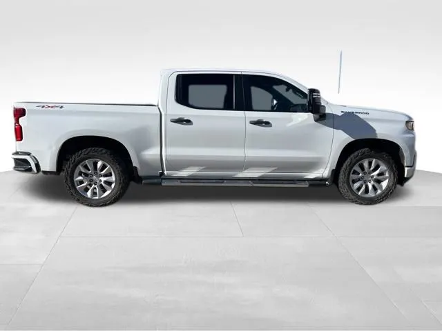 2021 Chevrolet Silverado 1500 Custom photo 3