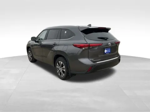 Another view of 2023 Toyota Highlander XLE for sale in Ottumwa, IA at Gregg Young Toyota of Ottumwa