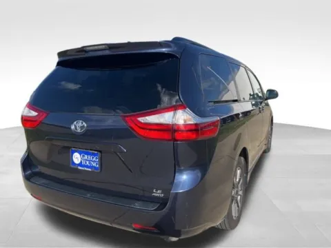 More photos of 2019 Toyota Sienna LE at Gregg Young Toyota of Ottumwa, IA