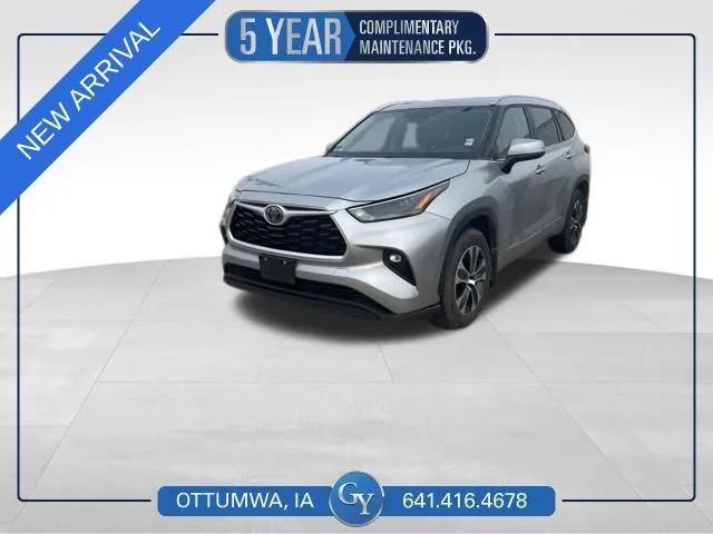 Silver 2023 Toyota Highlander Hybrid XLE for sale in Ottumwa, IA
