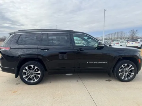 More photos of 2024 Jeep Grand Cherokee L Overland at Gregg Young Toyota of Ottumwa, IA