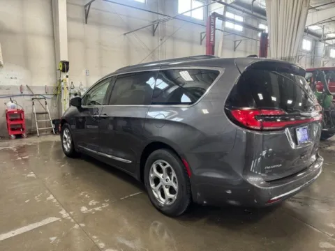Another view of 2023 Chrysler Pacifica Limited for sale in Ottumwa, IA at Gregg Young Toyota of Ottumwa