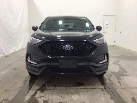 More photos of 2024 Ford Edge ST Line at Gregg Young Toyota of Ottumwa, IA