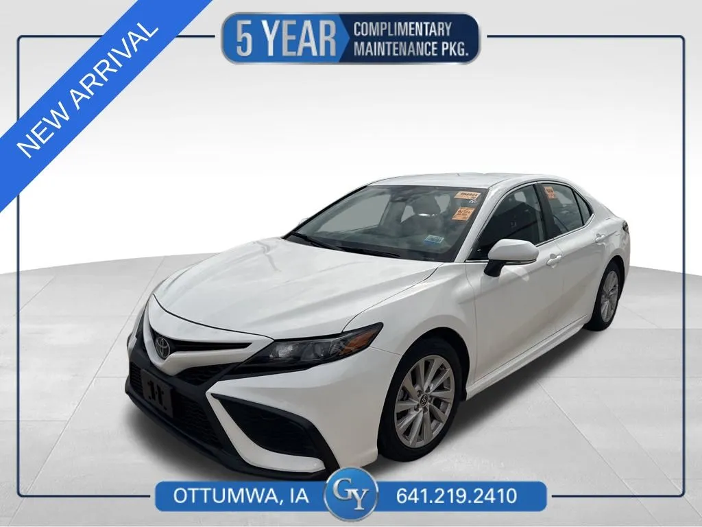 White 2024 Toyota Camry SE for sale in Ottumwa, IA