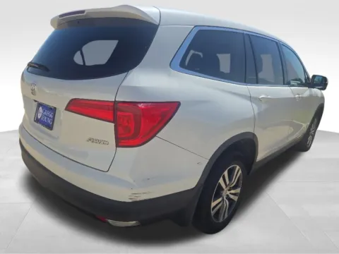 More photos of 2017 Honda Pilot EX-L at Gregg Young Toyota of Ottumwa, IA