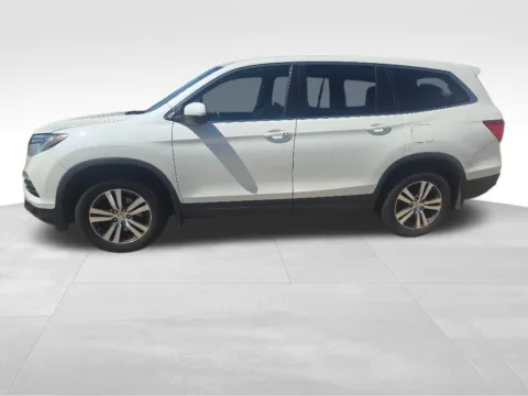 Photos of 2017 Honda Pilot EX-L for sale in Ottumwa, IA at Gregg Young Toyota of Ottumwa