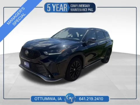 Black 2025 Toyota Highlander XSE for sale in Ottumwa, IA
