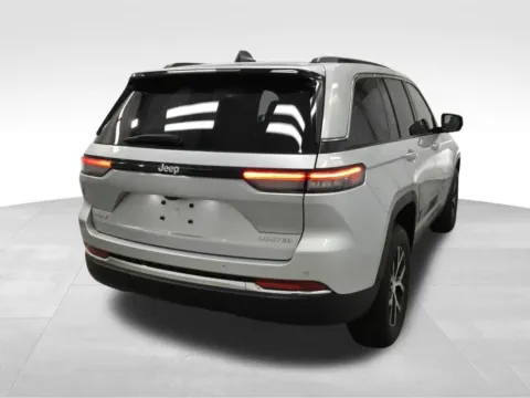 More photos of 2024 Jeep Grand Cherokee Limited at Gregg Young Toyota of Ottumwa, IA