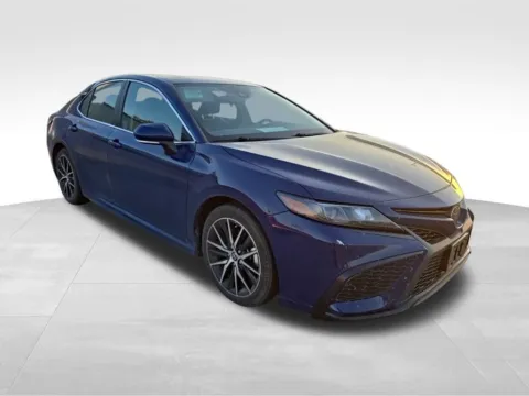 More photos of 2023 Toyota Camry SE at Gregg Young Toyota of Ottumwa, IA