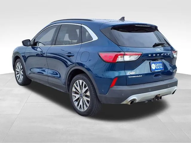 2020 Ford Escape Titanium photo 2
