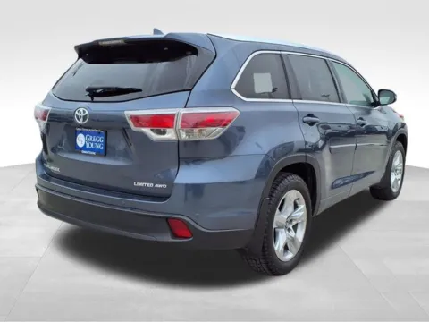 More photos of 2016 Toyota Highlander at Gregg Young Toyota of Columbus, NE