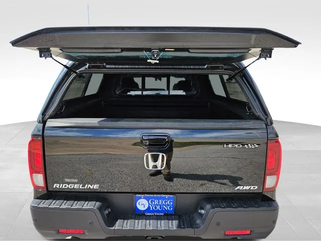 2023 Honda Ridgeline Black Edition photo 3