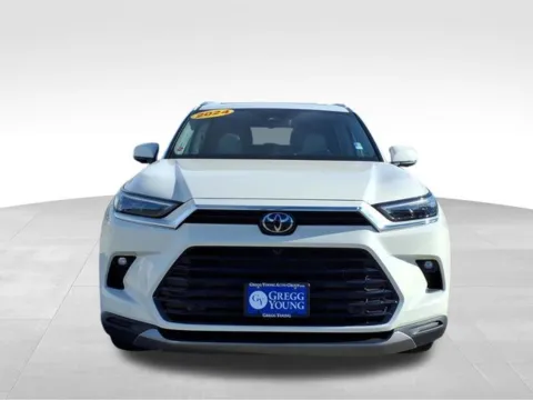 Photos of 2024 Toyota Grand Highlander Platinum for sale in Columbus, NE at Gregg Young Toyota of Columbus