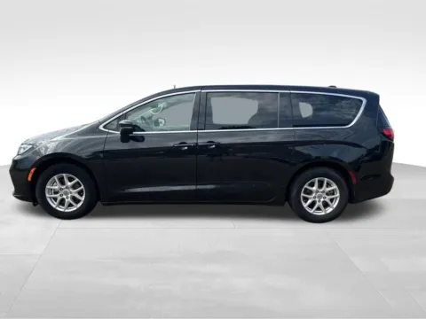 More photos of 2023 Chrysler Pacifica Touring L at Gregg Young Toyota of Columbus, NE