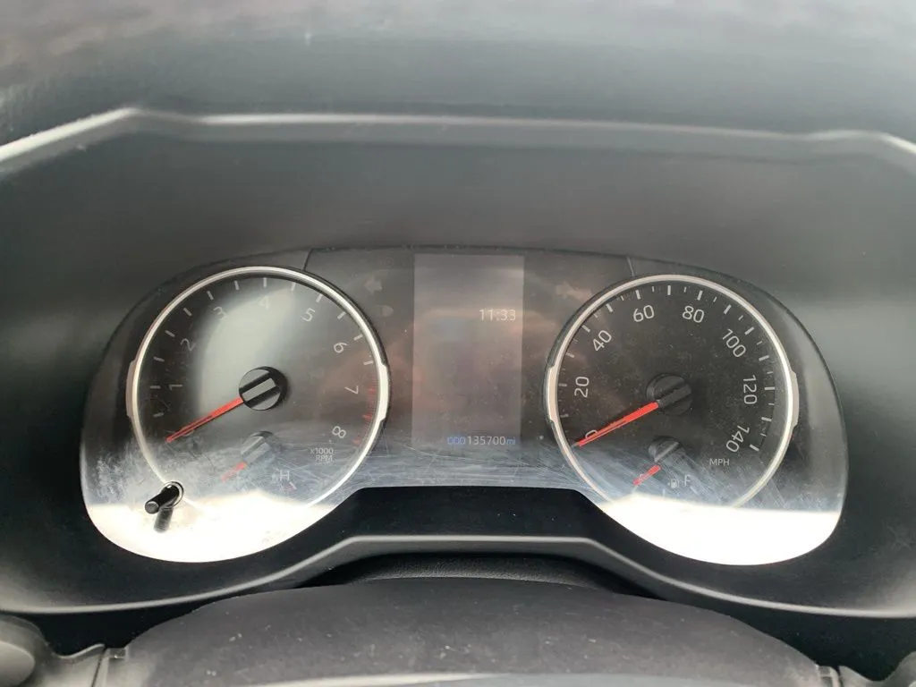 2020 Toyota RAV4 XLE photo 4