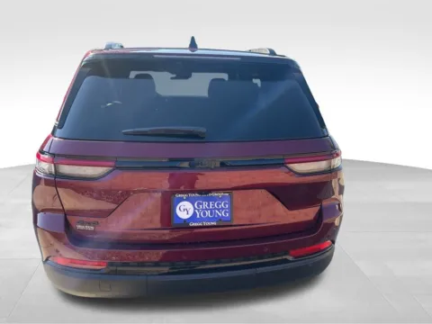 More photos of 2025 Jeep Grand Cherokee at Gregg Young of Newton, IA