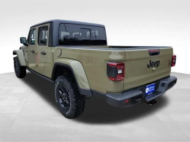 2025 Jeep Gladiator Willys photo 2