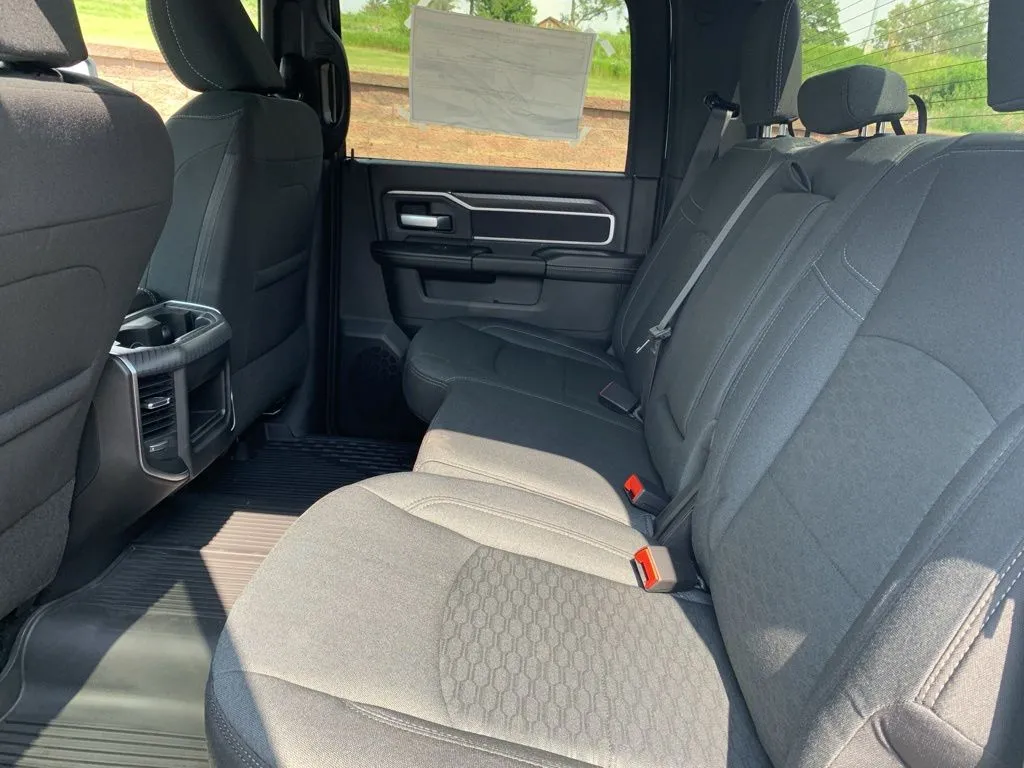 2025 Ram 2500 Big Horn photo 3