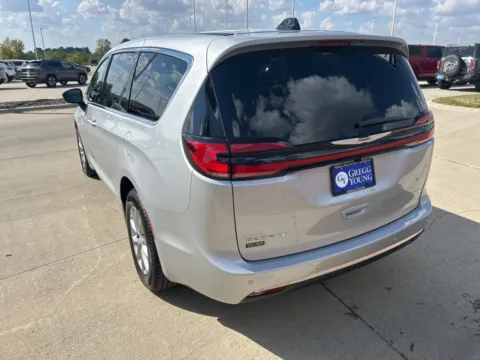 Another view of 2026 Chrysler Pacifica Select for sale in Newton, IA at Gregg Young of Newton