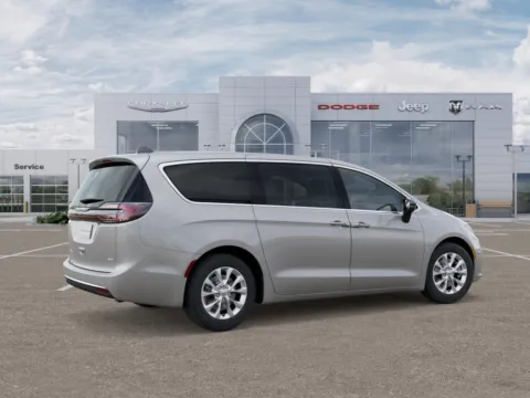 More photos of 2026 Chrysler Pacifica Select at Gregg Young of Newton, IA