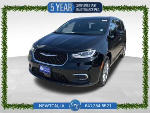 Black 2026 Chrysler Pacifica Select for sale in Newton, IA