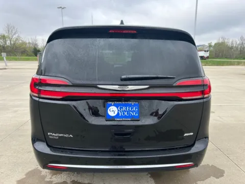 More photos of 2026 Chrysler Pacifica Select at Gregg Young of Newton, IA