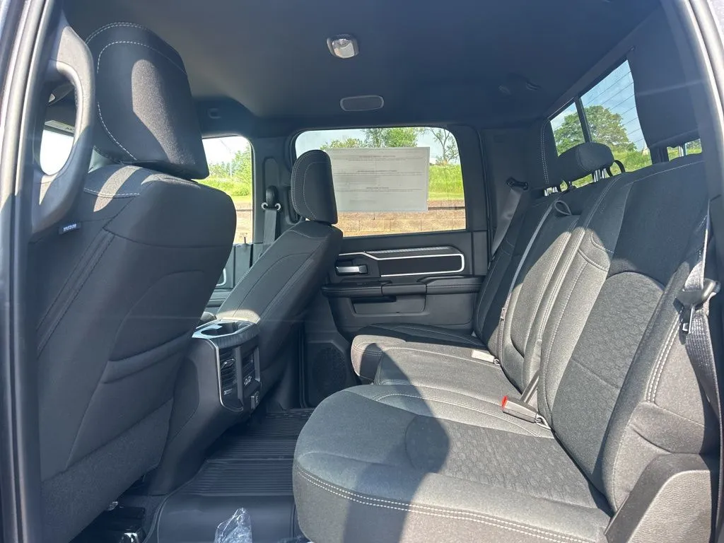 2025 Ram 2500 Big Horn photo 4