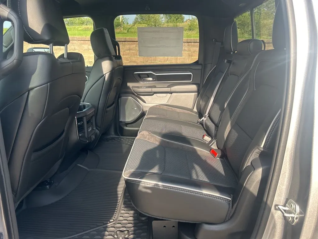 2026 Ram 1500 Laramie photo 4
