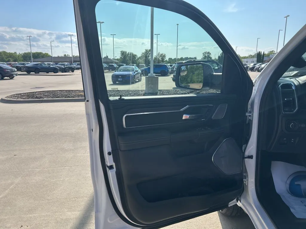 2026 Ram 1500 Laramie photo 4