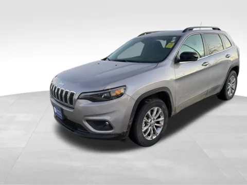 More photos of 2022 Jeep Cherokee Latitude Lux at Gregg Young of Newton, IA