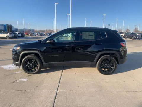Photos of 2026 Jeep Compass Latitude for sale in Newton, IA at Gregg Young of Newton