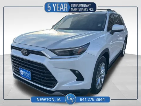White 2024 Toyota Grand Highlander Platinum for sale in Newton, IA