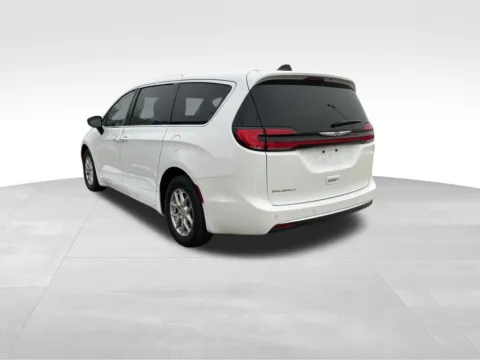 More photos of 2024 Chrysler Pacifica Touring L at Gregg Young of Newton, IA