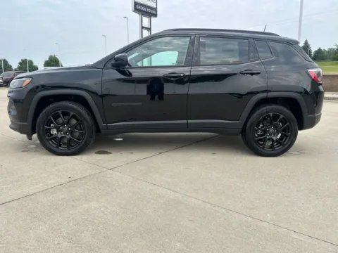 Photos of 2026 Jeep Compass Latitude for sale in Newton, IA at Gregg Young of Newton