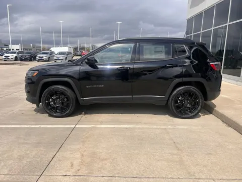 Photos of 2026 Jeep Compass Latitude for sale in Newton, IA at Gregg Young of Newton