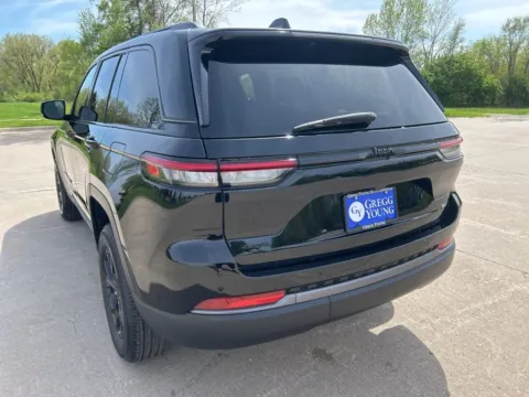 Another view of 2026 Jeep Grand Cherokee Laredo for sale in Newton, IA at Gregg Young of Newton