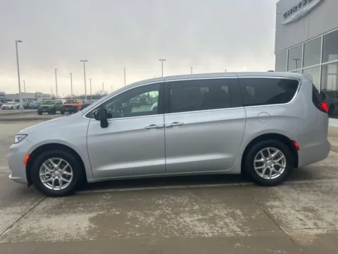 Photos of 2026 Chrysler Pacifica Select for sale in Newton, IA at Gregg Young of Newton