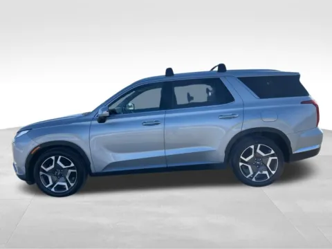 Another view of 2023 Hyundai Palisade Limited for sale in Newton, IA at Gregg Young of Newton