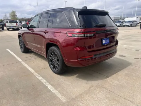 Another view of 2026 Jeep Grand Cherokee Summit for sale in Newton, IA at Gregg Young of Newton