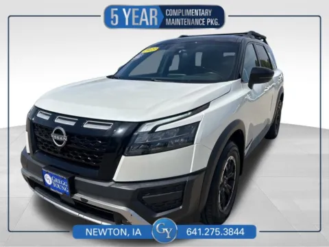 White 2023 Nissan Pathfinder Rock Creek for sale in Newton, IA