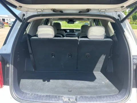 More photos of 2021 Hyundai Palisade SEL at Gregg Young of Newton, IA